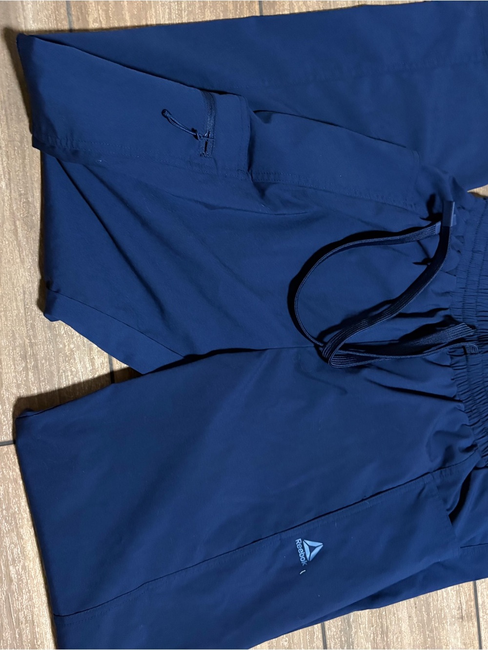Reebok Navy Medical Scrub Top and Drawstring Pants Set - Picture 6 of 10